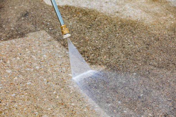 Best Pool Deck Cleaning  in Campbell, FL
